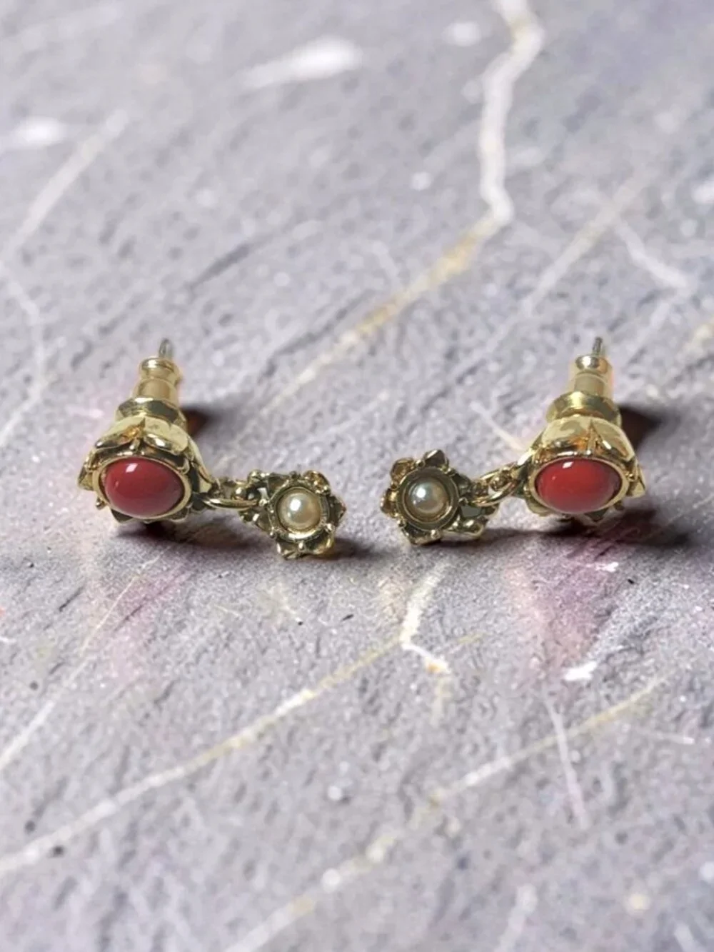 vintage eb/e. bastheim Co. gold tone red stone and seed pearl push back earrings
